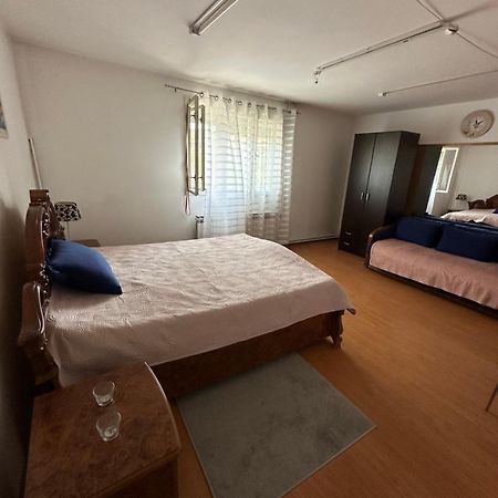 Day & Night Apartment Чуприя Экстерьер фото